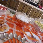 לינה וארוחת בוקר Aia Lucia 3*
