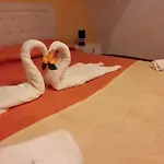 Aia Lucia 3*